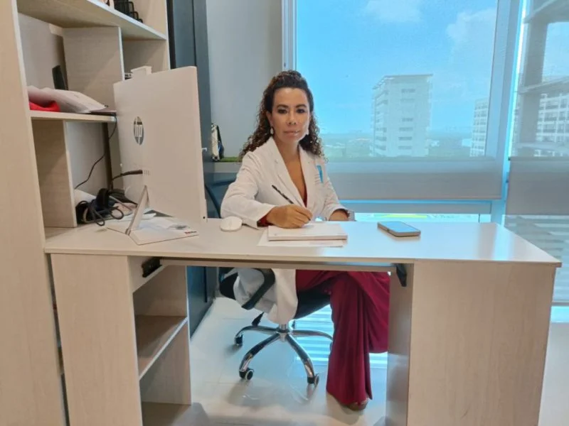 Dra. Karaly Castillo - Ginecóloga en Cancún
